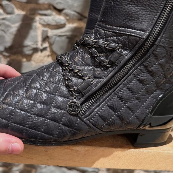 Chanel 2018 Grey Leather Chain Accent CC Logo Flat Ankle Boots - Picture 7 of 14